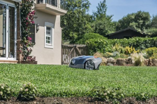 Fotografija izdelka Robotska kosilnica Husqvarna Automower 105