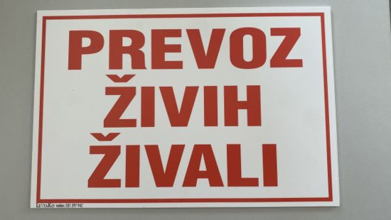 Fotografija izdelka Tabla z napisom "Prevoz živih živali" (30 x 30 cm)