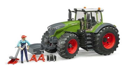 Prikaži podrobnosti za  Igrača TRAKTOR Fendt Favorit 1050 Vario z mehanikom in orodjem, BRUDER Fotografija izdelka Igrača TRAKTOR Fendt Favorit 1050 Vario z mehanikom in orodjem, BRUDER