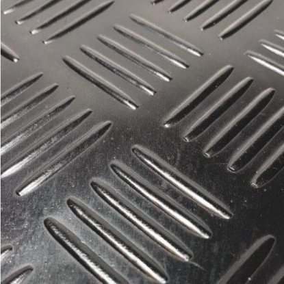 Prikaži podrobnosti za  Avtotekač checker (3 mm x 1500 mm)  črna Fotografija izdelka Avtotekač checker (3 mm x 1500 mm)  črna