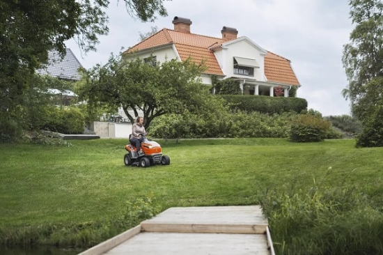 Fotografija izdelka Vrtni traktor Husqvarna TS 112