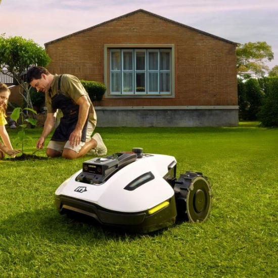Fotografija izdelka Robotska kosilnica MAMMOTION YUKA mini 800 m2 