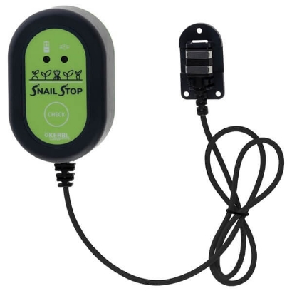 Prikaži podrobnosti za  Napajalnik s priključeno kontaktno sponko in ploščo SnailStop odganjalec polžev, električna ograja za polže, snailstop trak, zaščita pred polži, mehanizacija miler, kmetijska mehanizacija, kmetijska oprema, varstvo zelenjave, brezstrupna zaščita, električni trak proti polžem