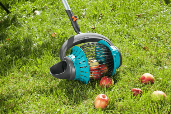 pobiralnik sadja Gardena, CS Gardena combisystem, pripomoček za pobiranje sadja, vrtnarsko orodje Gardena, pobiralnik za jabolka hruške slive, Gardena pobiralnik