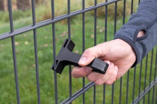 Fotografija izdelka Izolator za panelne mrežne ograje, 10 kom