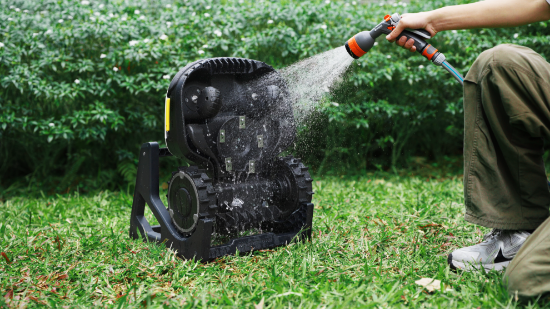 Fotografija izdelka Robotska kosilnica YUKA mini 2 1000 + gratis hiška do 31.8.2026