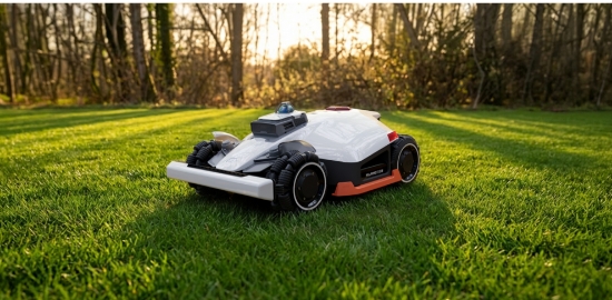 Fotografija izdelka Robotska kosilnica Luba 3 AWD 3000