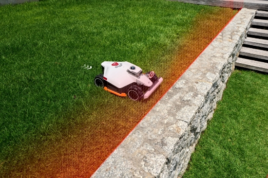 Fotografija izdelka Robotska kosilnica Luba 3 AWD 1500 + gratis hiška do 31.8.2026