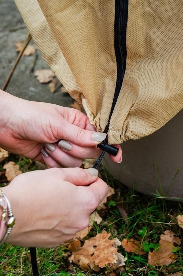 Fotografija izdelka Zaščitno pokrivalo za rastline, bež (1,4 m x 2 m)