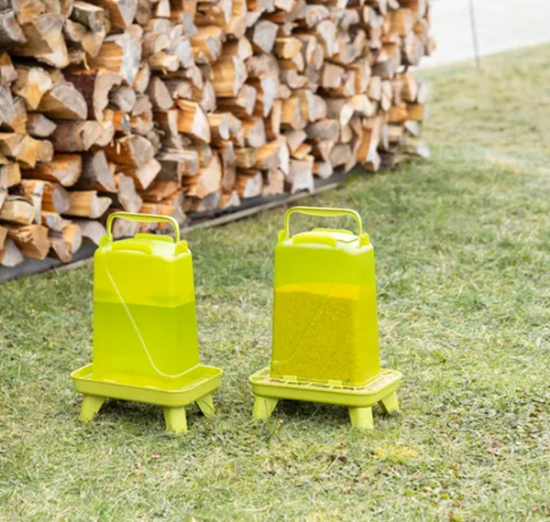 Fotografija izdelka Napajalnik z nogami, 5,5 l (zelen)