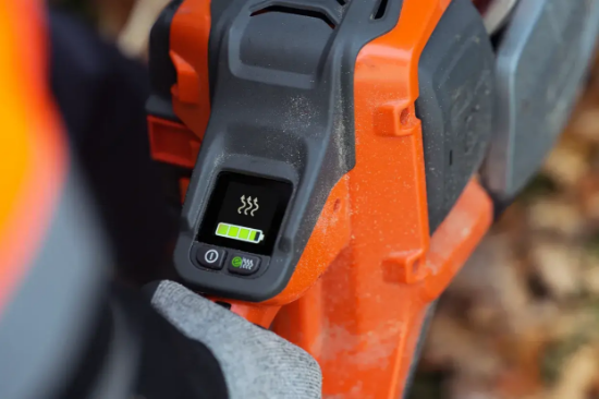 Fotografija izdelka Akumulatorska verižna žaga Husqvarna 550iXP (15'')